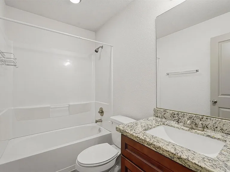 634 Magnolia Bnd — Photo 12