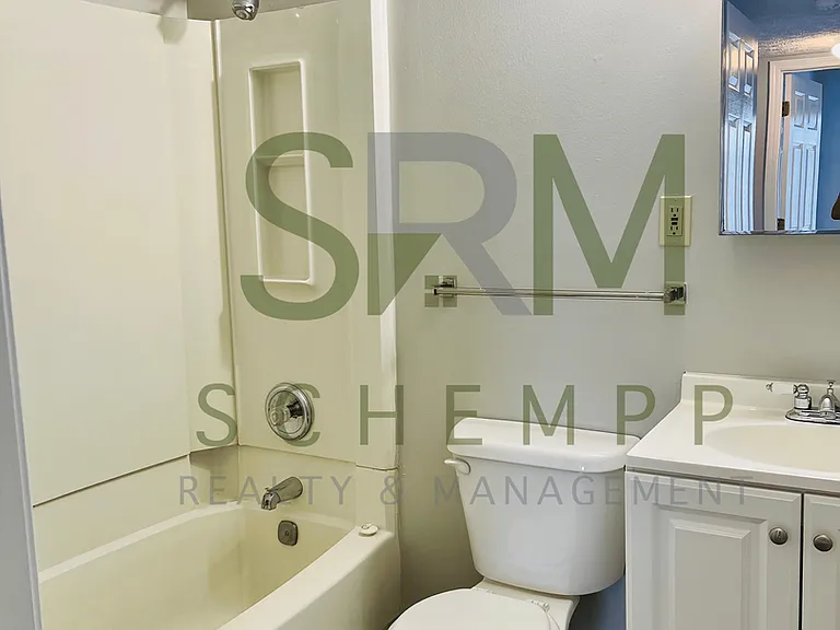200 N 18th St #4 — Photo 6