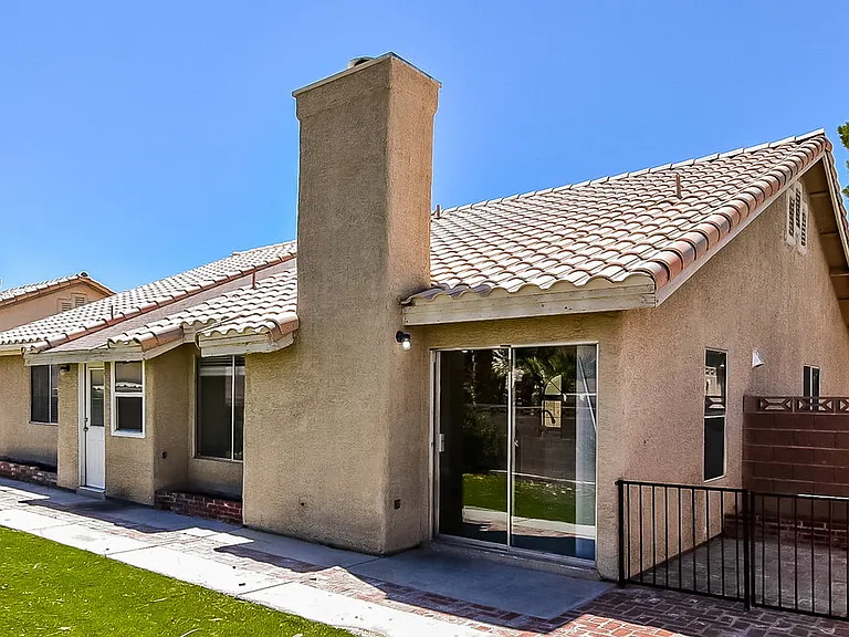 2216 Jardine Ave — Photo 15