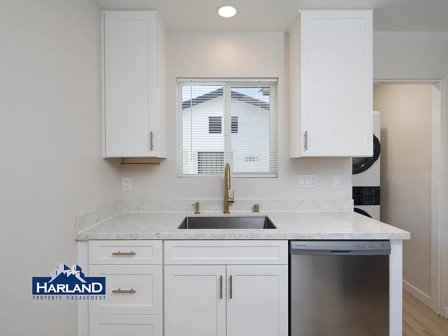 3845-3851 Menlo Ave — Photo 4