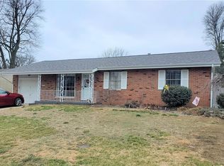 2 Lexington Ct, Collinsville, IL 62234