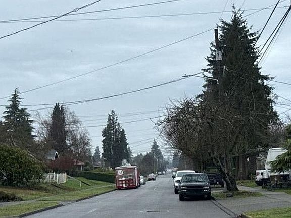 4th image of 4050 E B St