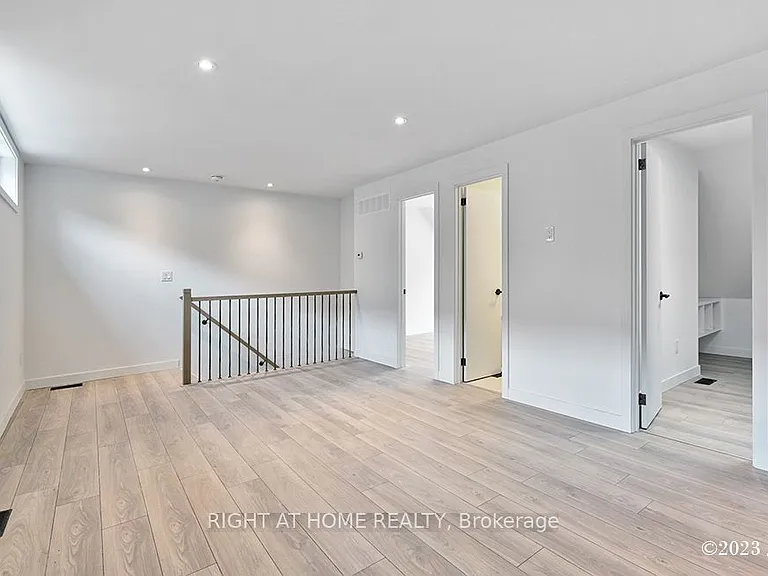 48 Lanark Ave #B — Photo 3