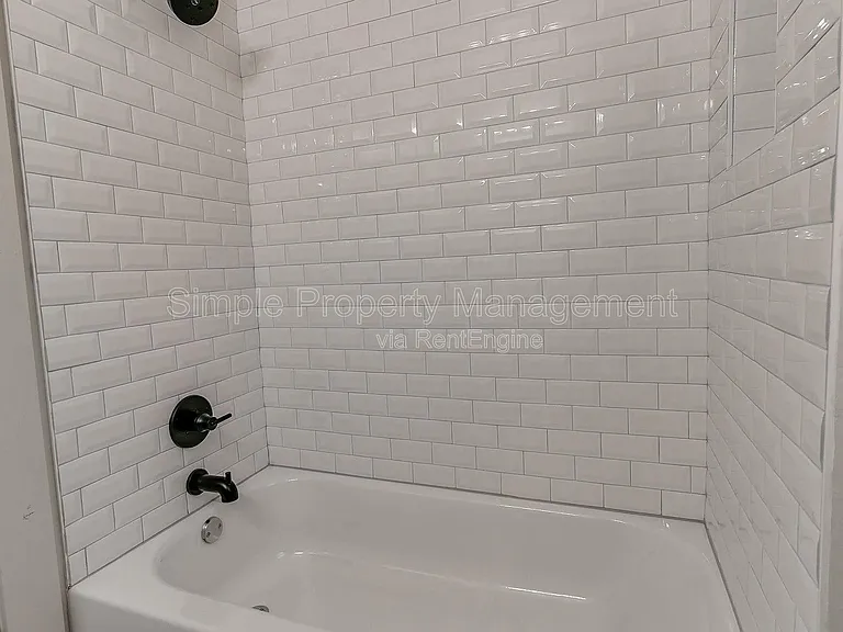 943 East Dr — Photo 11