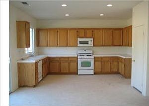 1st image of 916 Hereford Way