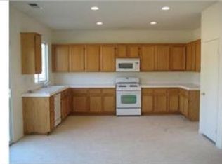 916 Hereford Way, Perris, CA 92571