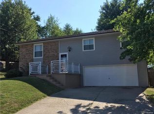 554 Lunar Dr, Hannibal, MO 63401