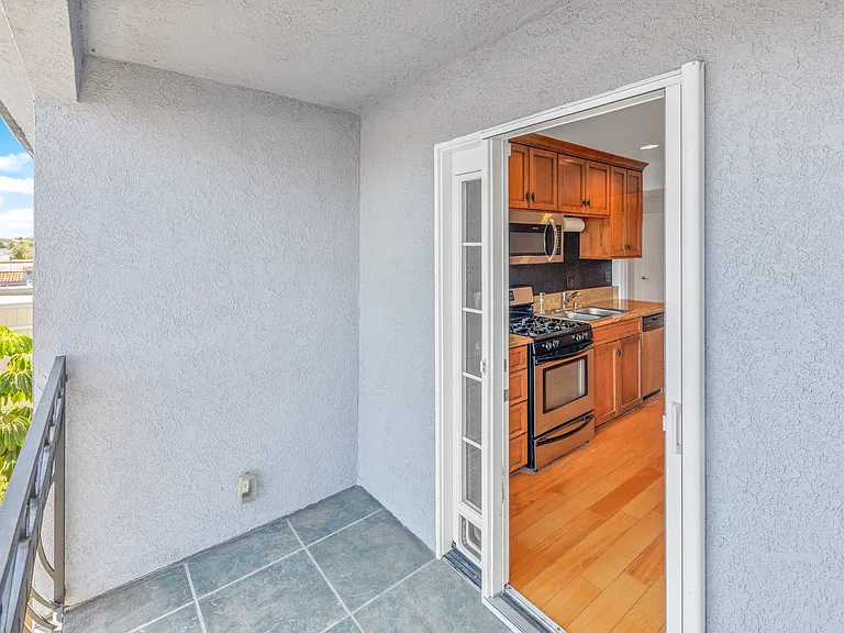 310 Olive Ave #6 — Photo 16