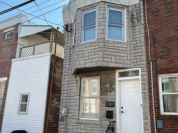 3121 Almond St, Philadelphia, PA 19134
