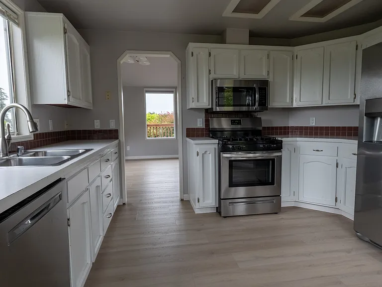 Kitchen. Gas range