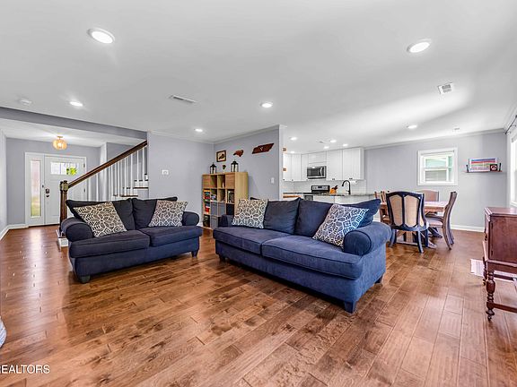 4th image of 3121 Bakertown Station Way