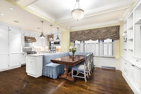 Sold by Compass | media 1