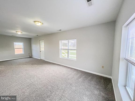 4th image of 7100 Rose Hill Dr