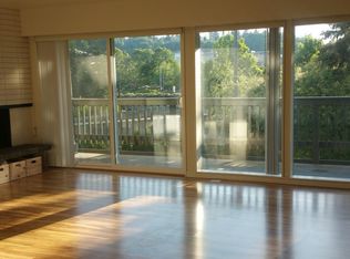 2500 81st Ave SE APT 317, Mercer Island, WA 98040