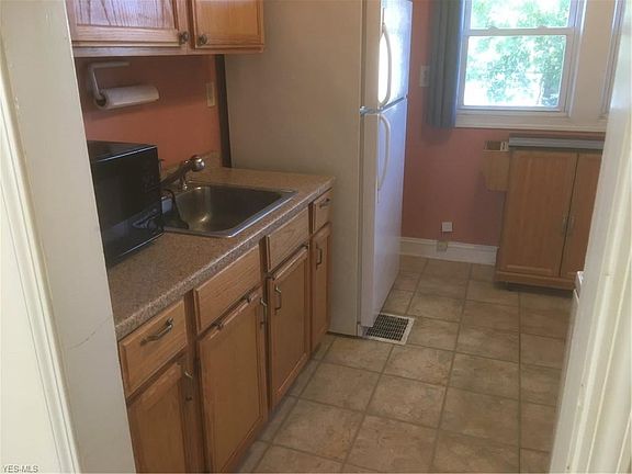 3rd image of 1432 Hopkins Ave