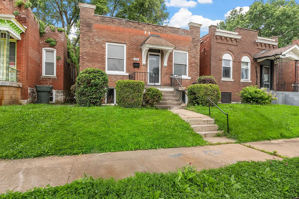 Building Photo - 606 Fassen St
