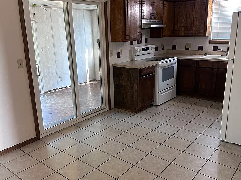 2720 Zachary Pl — Photo 3