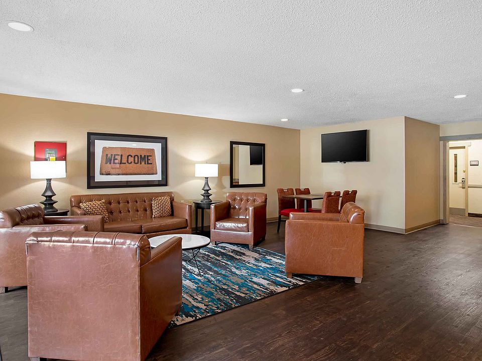 Lobby and Guest Check-in
