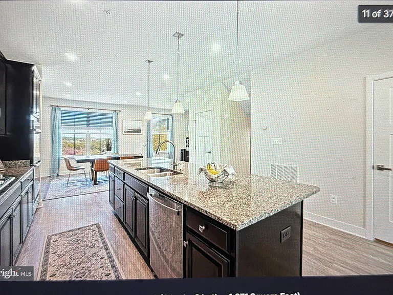1044 Rosecroft Ln — Photo 8