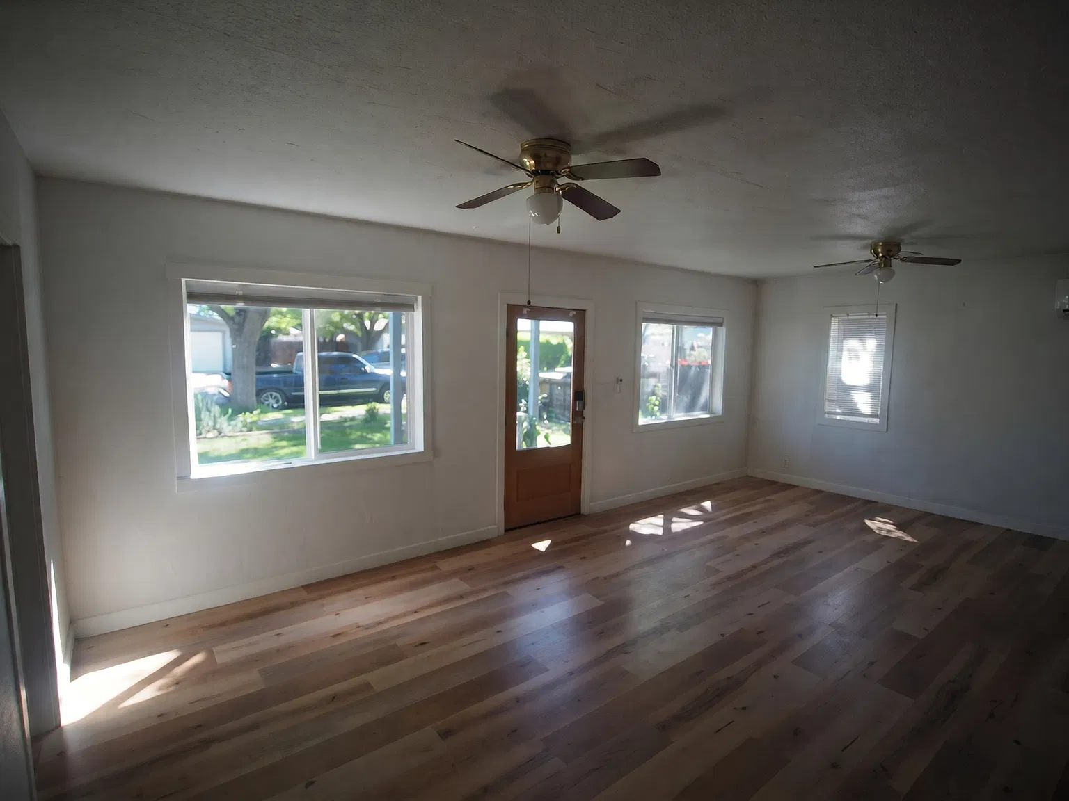 2 bed, 830 sqft, $1,550 — Photo 3