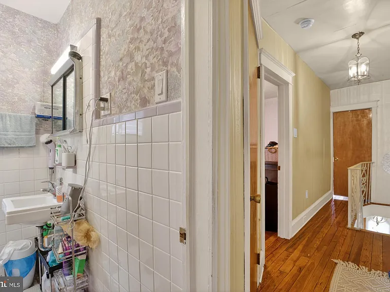 3147 Edgemont St — Photo 17