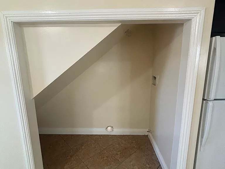 9029 S Avalon Blvd — Photo 4