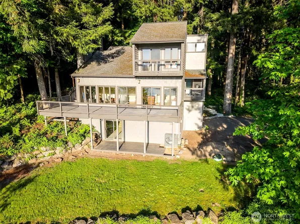 1412 NW Coastal Court, Bremerton, WA 98312