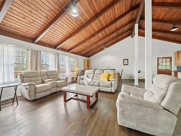5655 Lake Forrest Dr NW — Photo 3