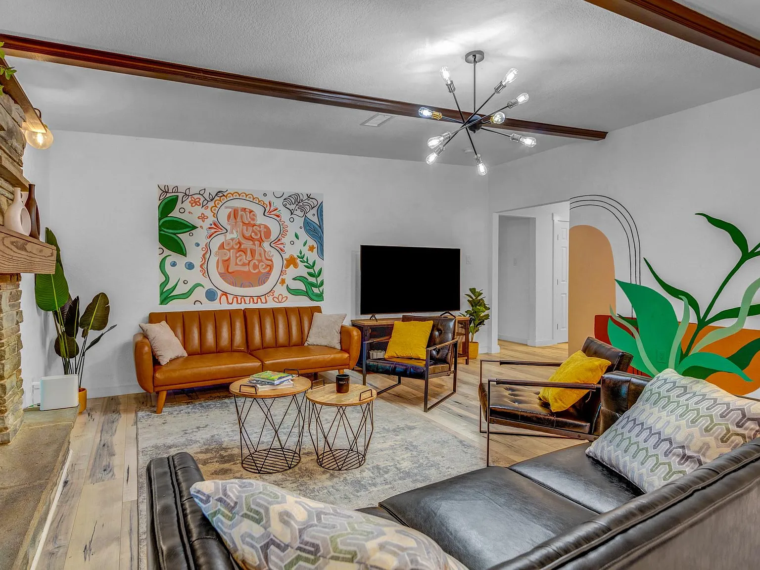 3 bed, 2.0 bath, 2016 sqft, $2,750 — Photo 4