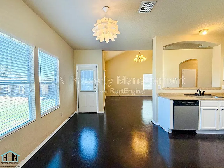 5630 Sendero Spg — Photo 4