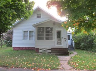 220 Wilson Ave, Kingsford, MI 49802