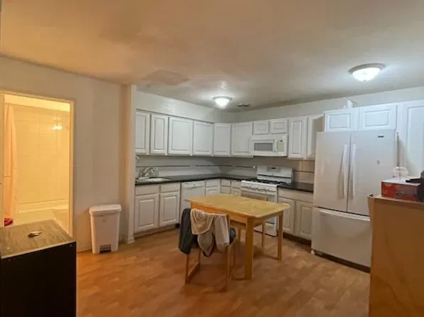 1227 S Harlem Ave APT 412, Berwyn, IL 60402