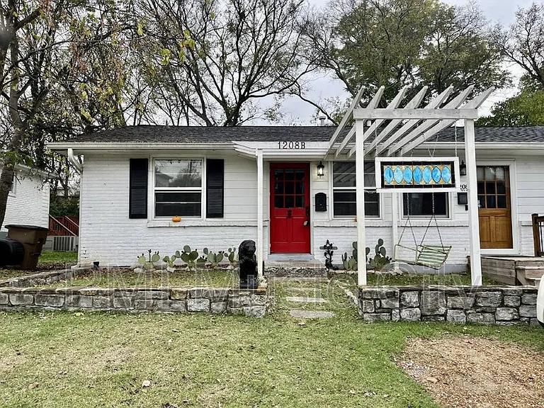 1208B Kirkwood Ave — Photo 1