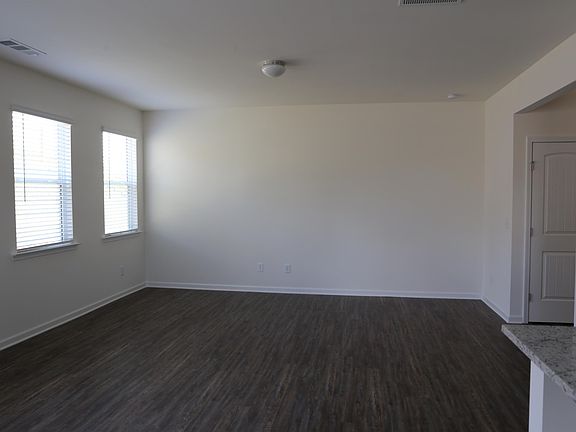 4th image of 288 Aimes Dr