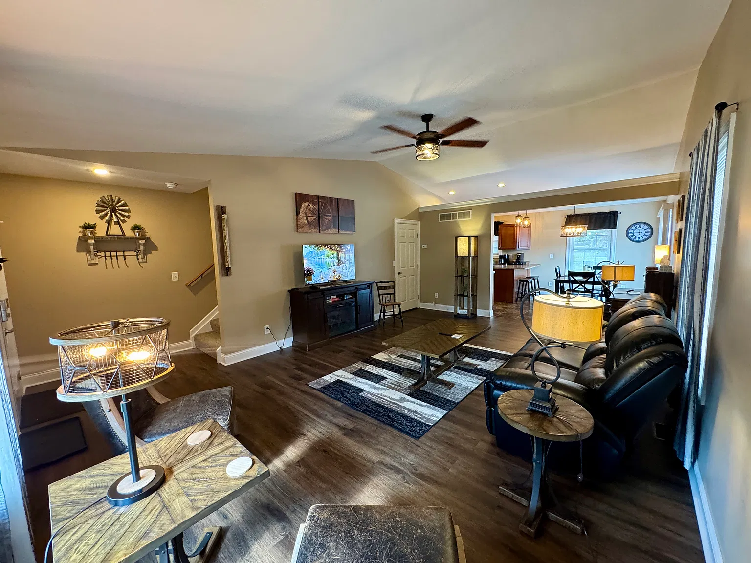 2 bed, 1.5 bath, 1500 sqft, $1,800 — Photo 4
