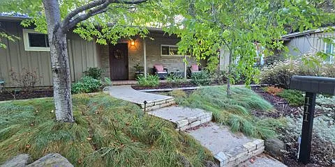 111 Escanyo Way