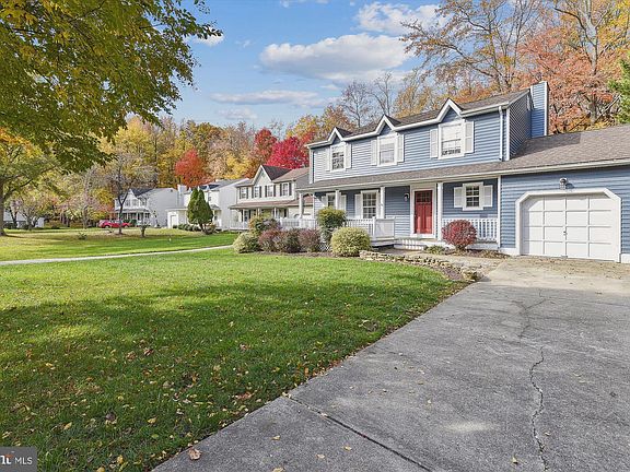 3rd image of 1310 Blackwalnut Ct