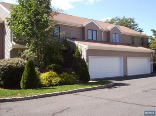 52 Fisher Rd, Mahwah, NJ 07430