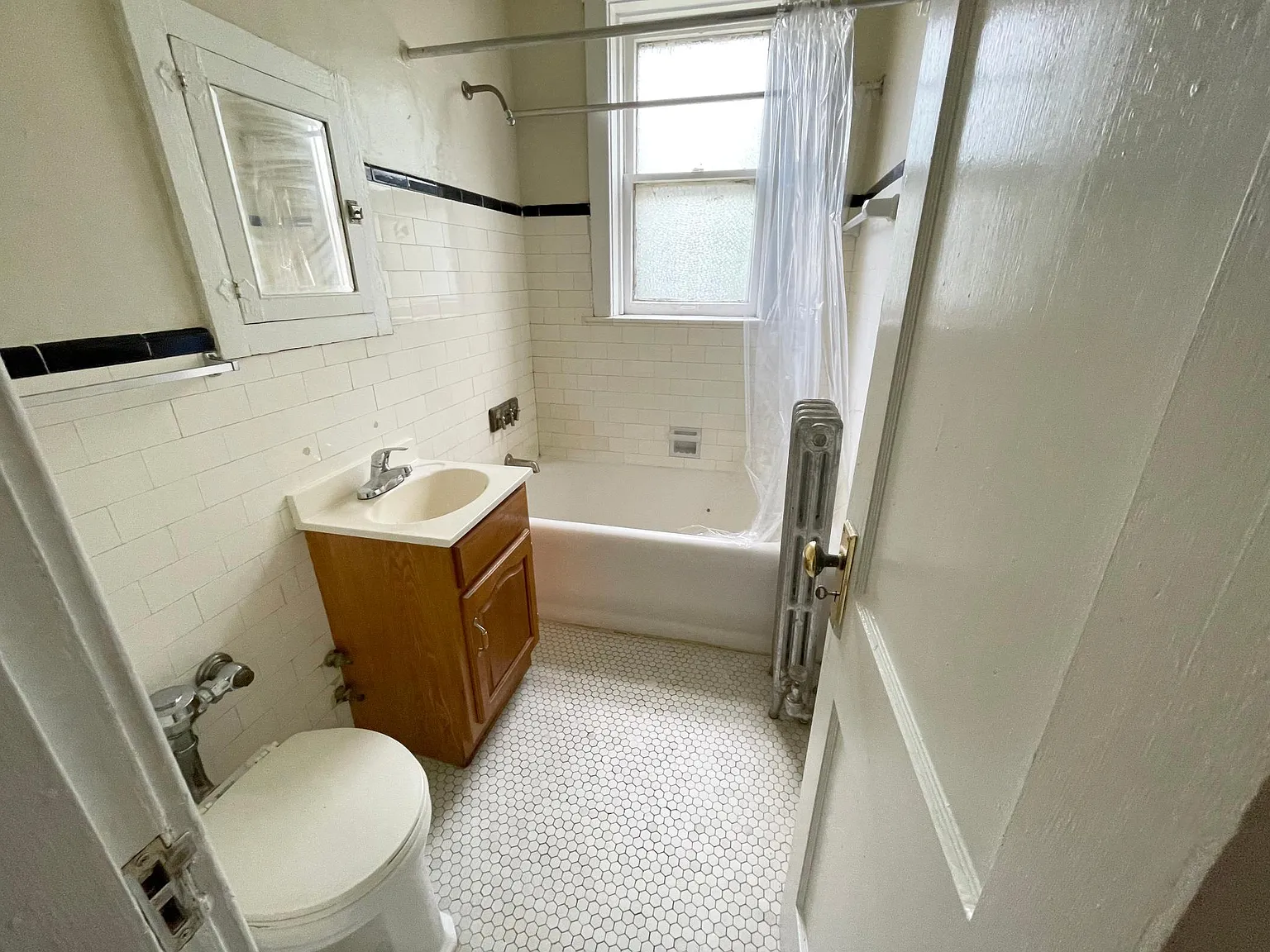 Studio, 365 sqft, $725 — Photo 3