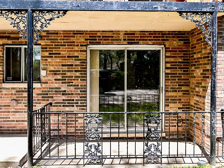 818 S Green Rd — Photo 12
