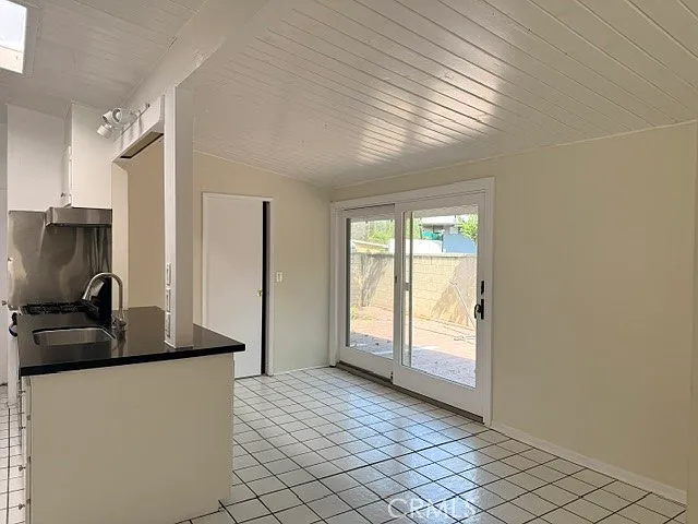 1020 N Mountain View Pl — Photo 5