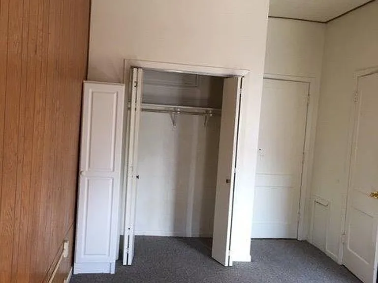 312 N Lawler St — Photo 3