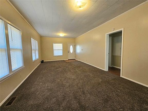 2nd image of 207 E Antelope St