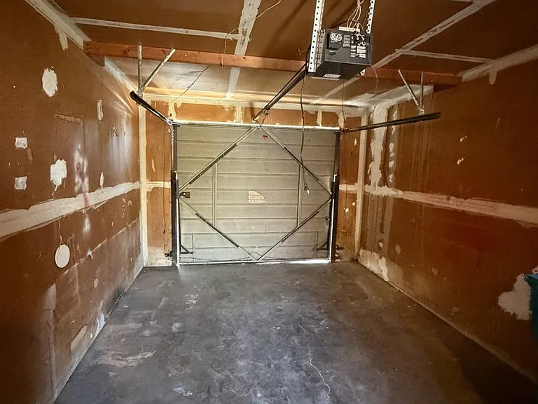 203 W Benjamin Holt Dr — Photo 30