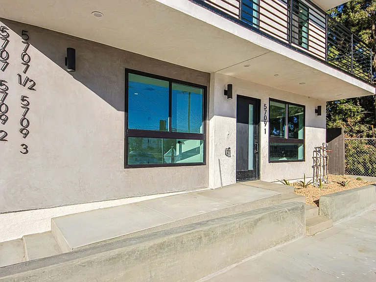 5709 Auckland Ave — Photo 4