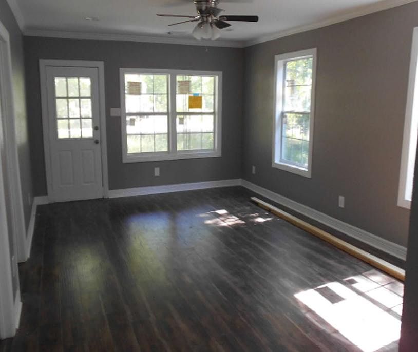 Large entry way / family room