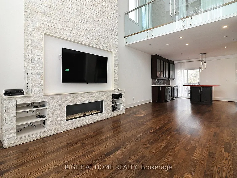 2 Chalet Rd — Photo 8