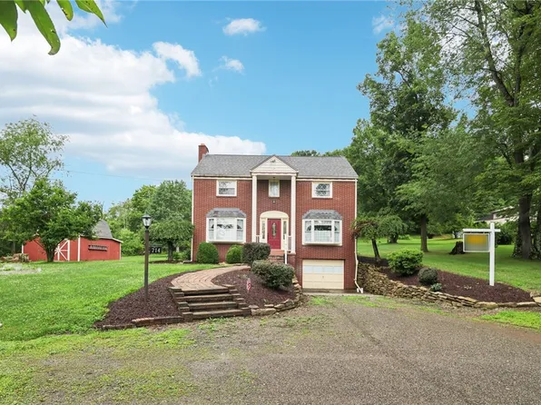 714 Colonial Dr, Apollo, PA 15613