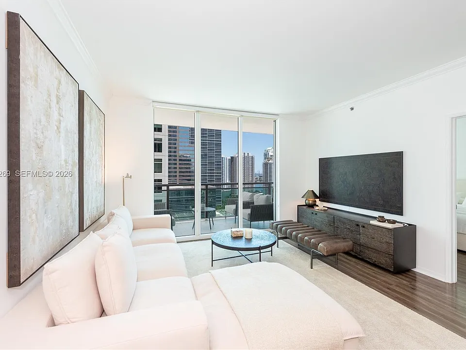 950 Brickell Bay Dr #2304