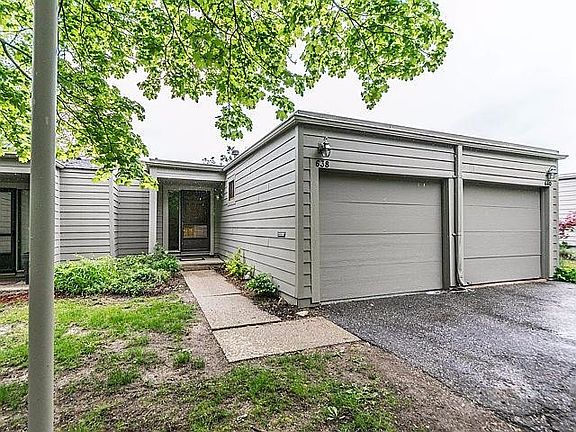2nd image of 638 Watersedge Ct